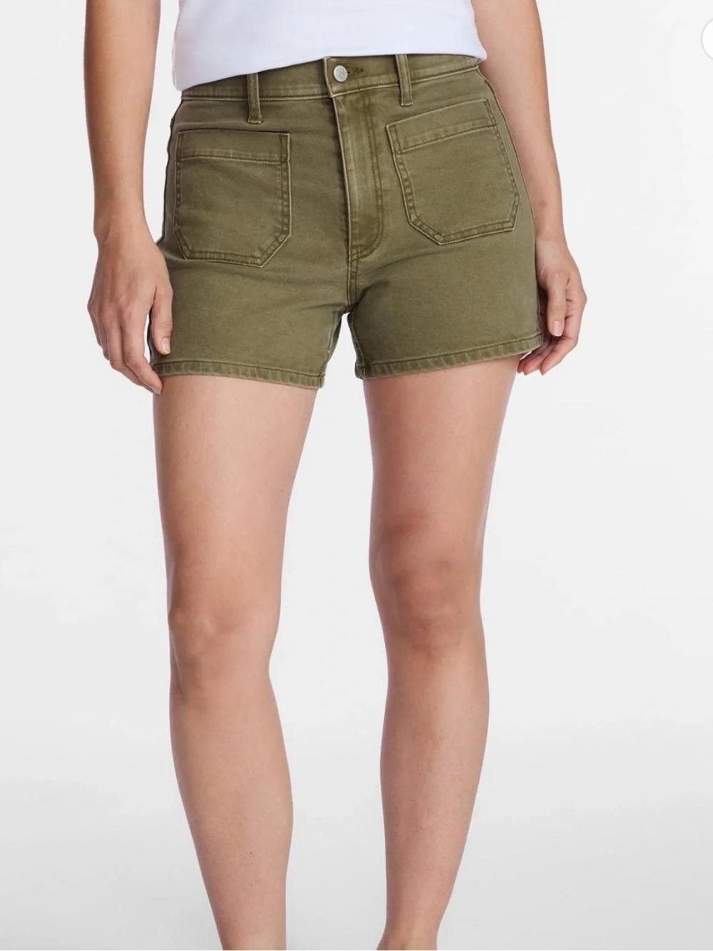 Time and Tru Women’s High Rise Olive Wash Patch Pocket 4” Inseam Denim Shorts